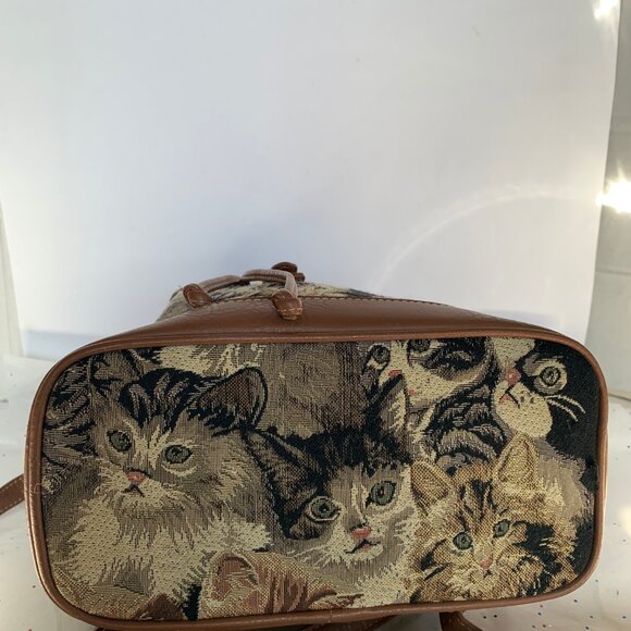 Signare Cat Kitten All over Print Tapestry Backpack Tan Drawstring Buckle Snap - Picture 9 of 14